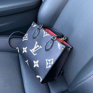 👜 Louis Vuitton OnTheGo Black & Blush Monogram Tote